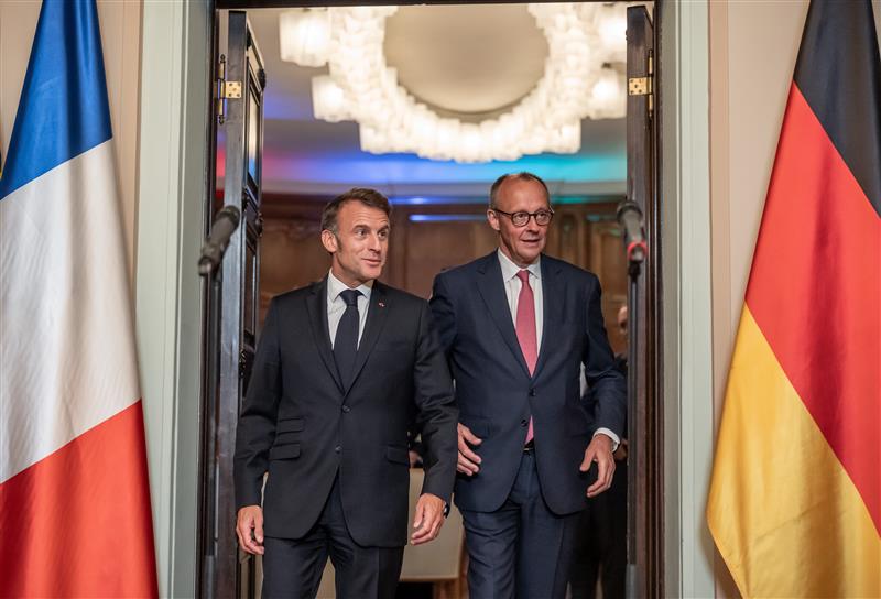 Macron and Merz confirm cooperation thumbnail