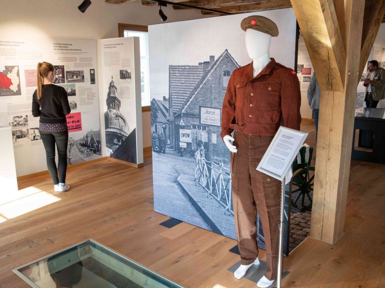 Blick in die historische Ausstellung der „Inselmühle zur Geschichte Harens / Maczkóws
