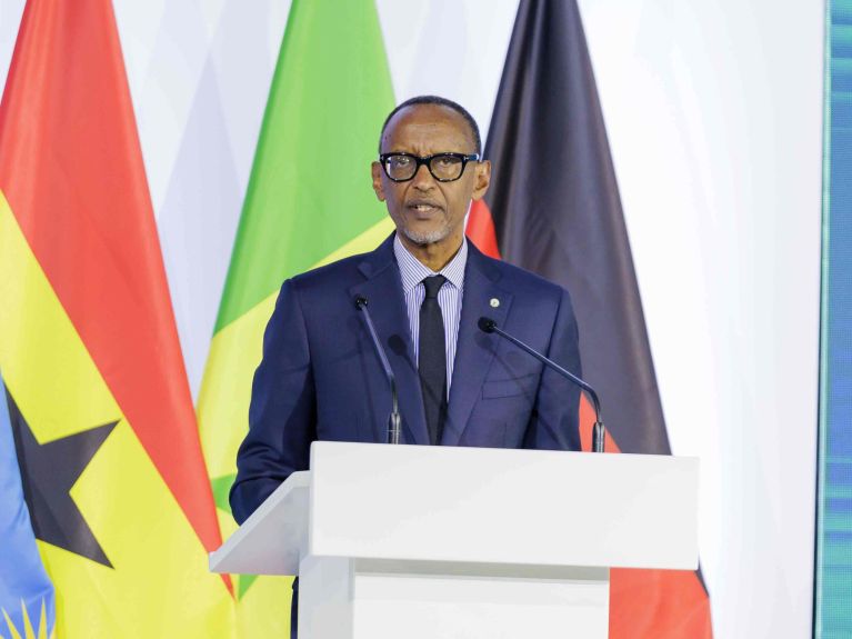 Ruanda Cumhurbaşkanı Paul Kagame açılış kutlaması sırasında