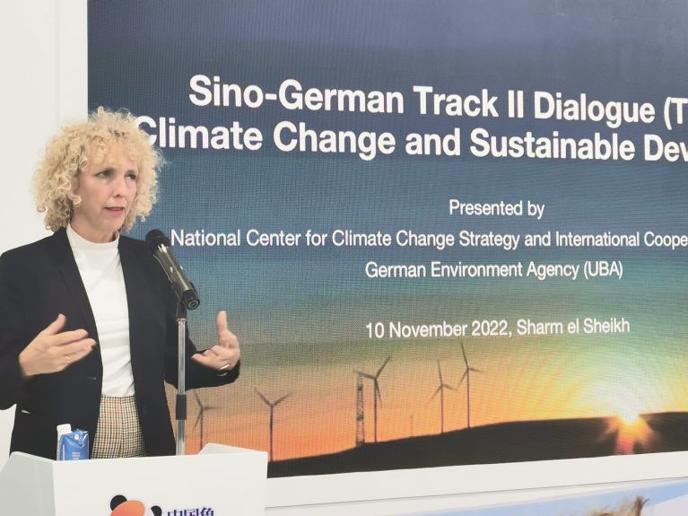 Für  Jennifer Morgan, Staatssekretärin und Sonderbeauftragte für internationale Klimapolitik im Auswärtigen Amt, ist Dialog ein Instrument, das ganz konkret zum Schutz des Klimas beiträgt.