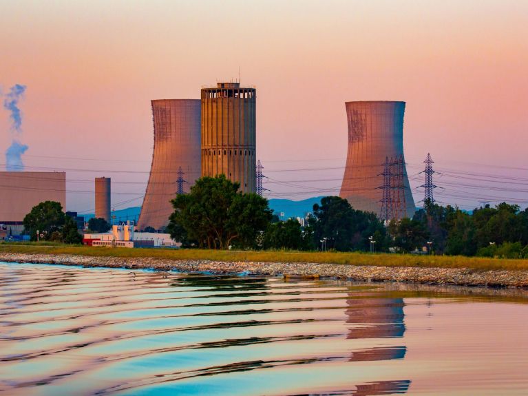 France relies on nuclear power - the picture shows a nuclear power plant near Avignon - while Germany has completed its nuclear phase-out. 
