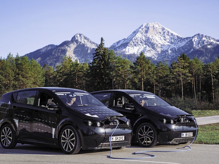 Sion: electric car with solar cells