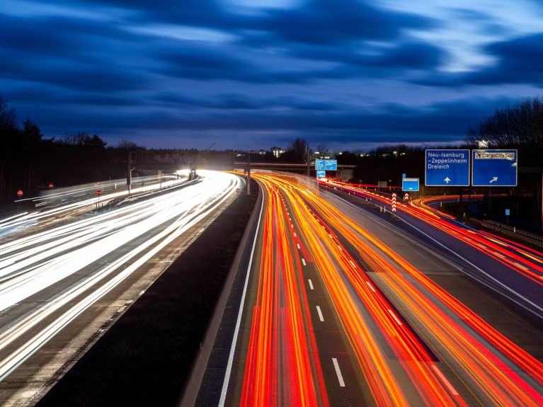 A Alemanha é cortada por 13.000 quilômetros de autoestradas. 