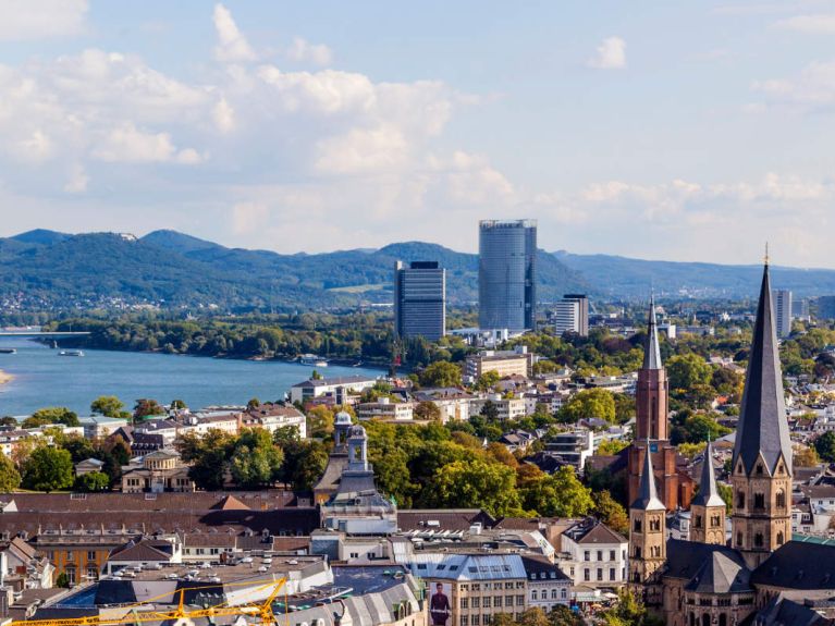 Vue sur la ville fédérale de Bonn, sur le Rhin