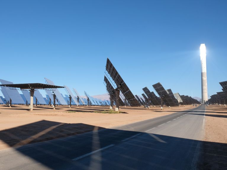 O maior parque solar do mundo está localizado em Ouarzazate, no Marrocos. 