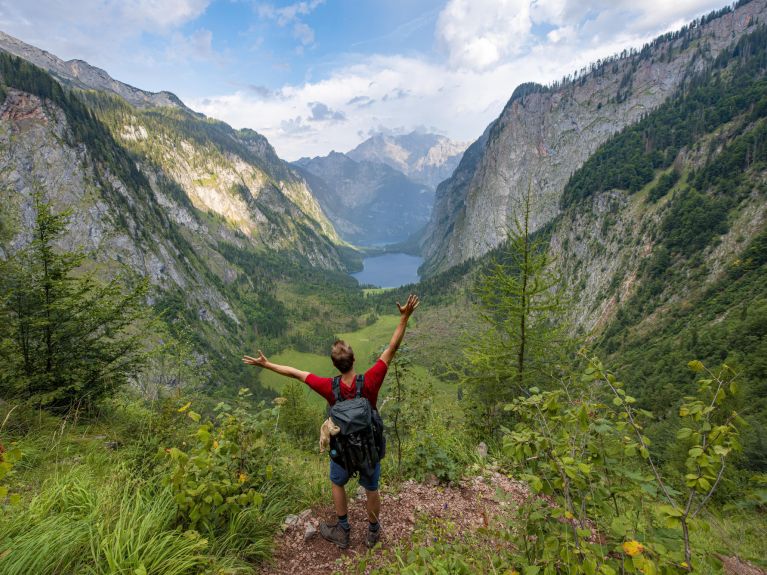     طبيعة برية: في المنتزه الوطني بريشتسغادن تحظى حماية الطبيعة بالأولوية المطلقة. بارتفاعه البالغ 2713 مترا يعتبر فاتسمان الجبل الأعلى في المنتزه الوطني.  