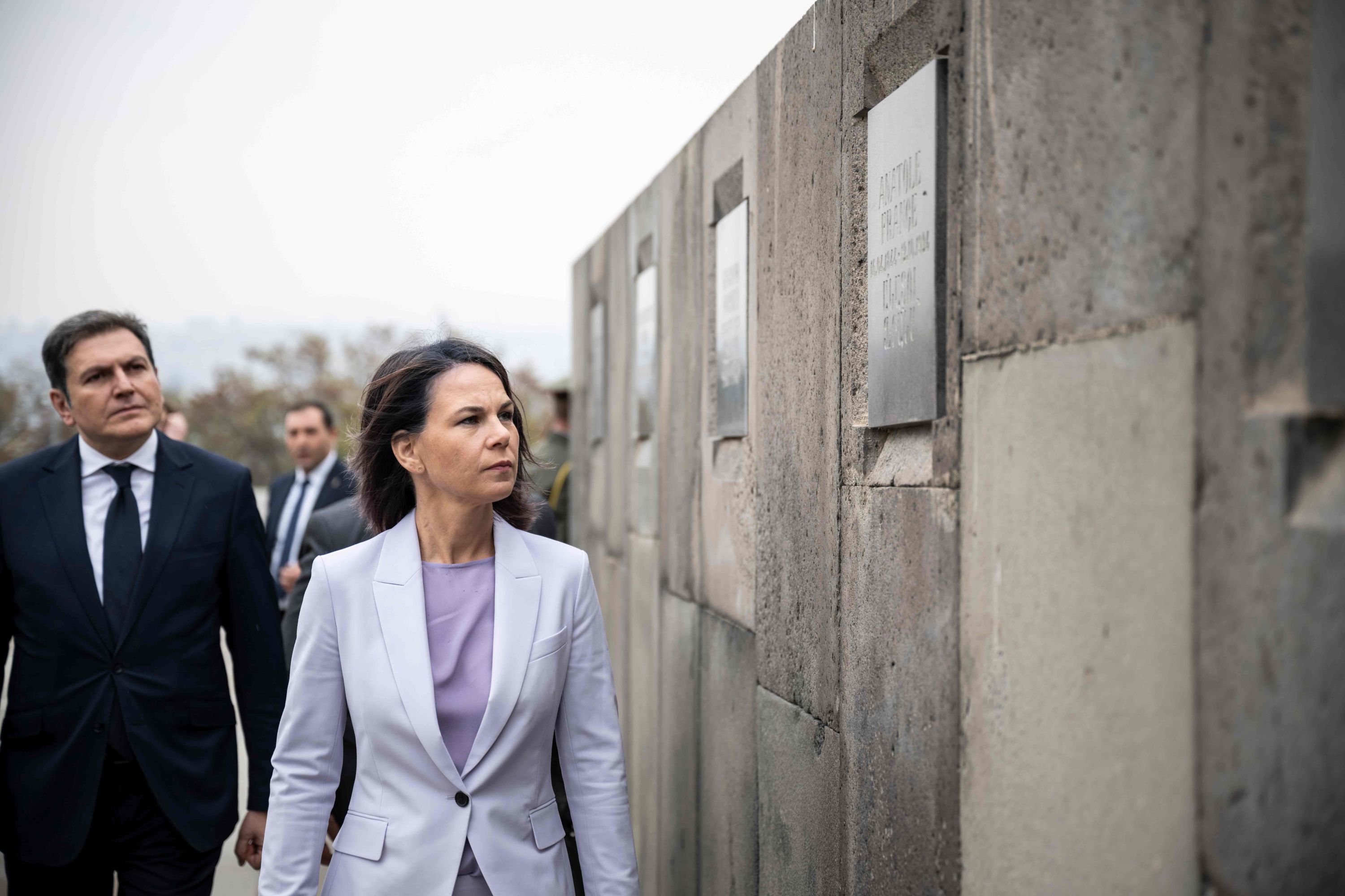 Baerbock calls on Armenia and Azerbaijan to enter into new negotiations. Baerbock calls on Armenia and Azerbaijan to enter into new negotiations.