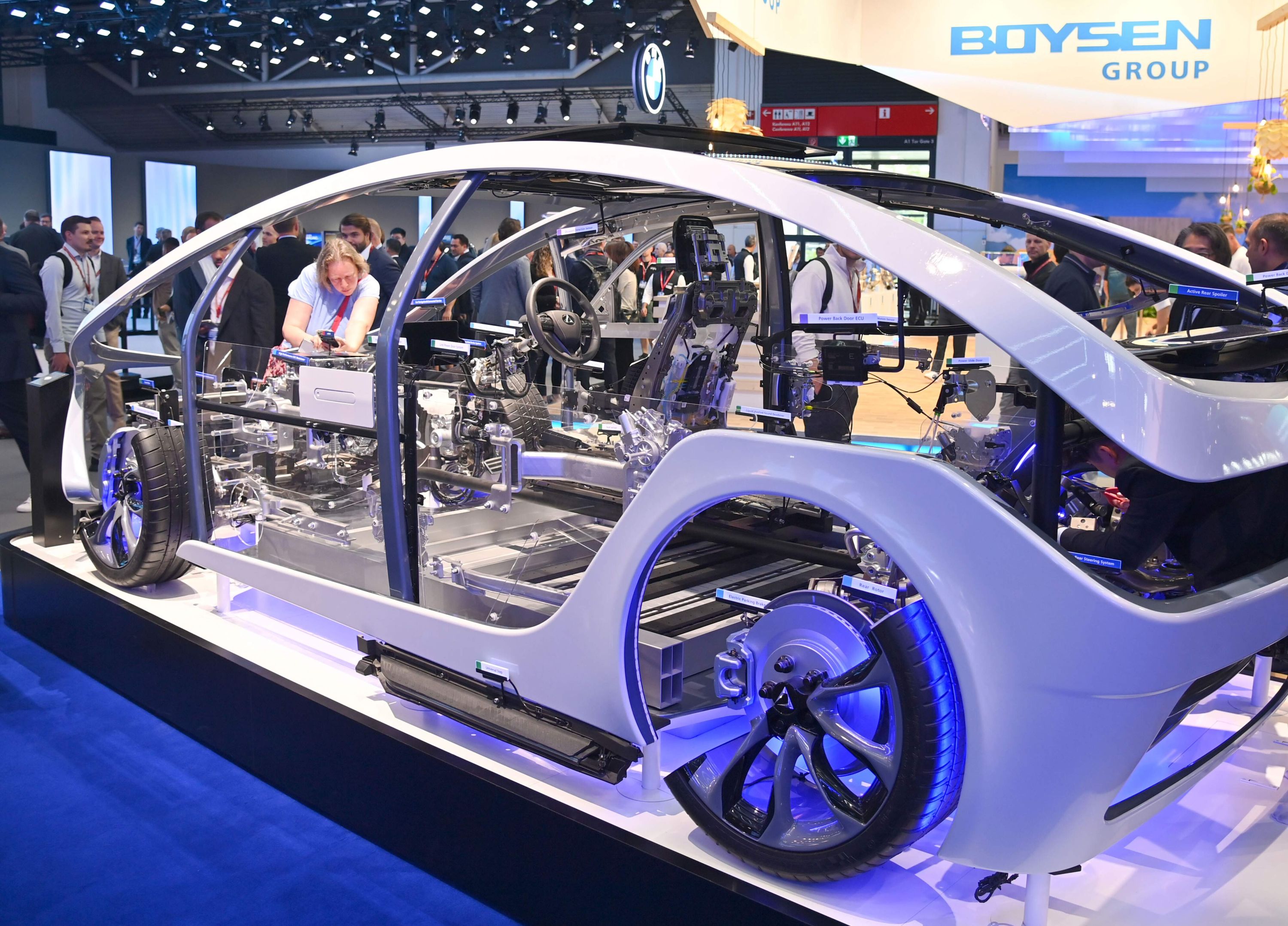IAA motor show opens in Munich thumbnail