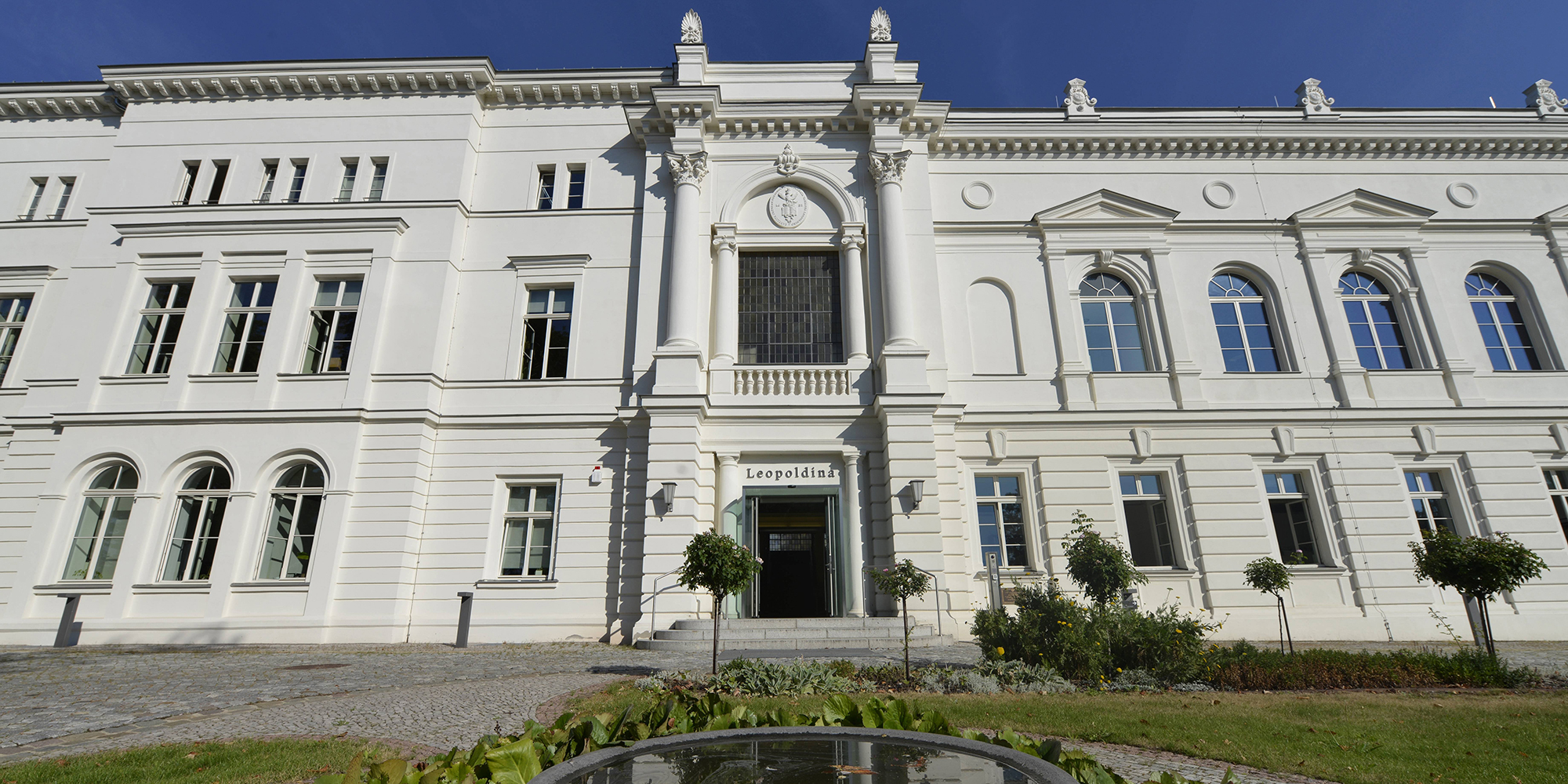 Leopoldina Wer steckt hinter der Nationalen Akademie der Wissenschaften? Leopoldina Wer steckt hinter der Nationalen Akademie der Wissenschaften?