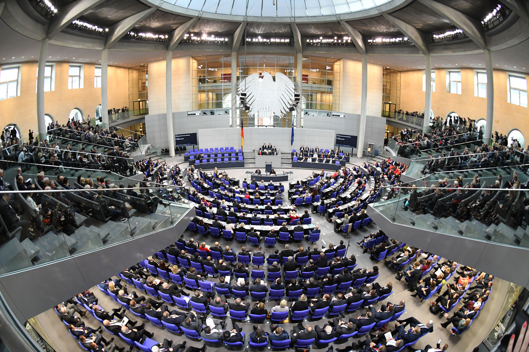 18-listen-von-parlament-deutschland-w-hrend-der-bundestag-f-r-fragen