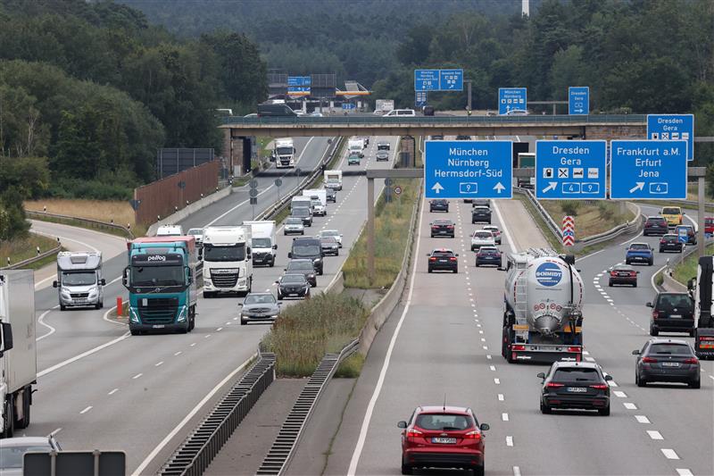Number of road accident fatalities continues to fall Number of road accident fatalities continues to fall