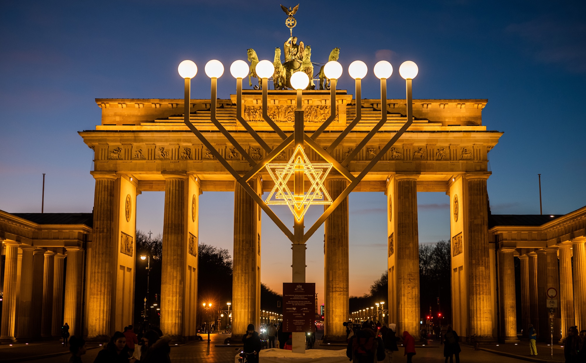 Chanukka in Berlin: Licht in Zeiten der Dunkelheit Chanukka in Berlin: Licht in Zeiten der Dunkelheit