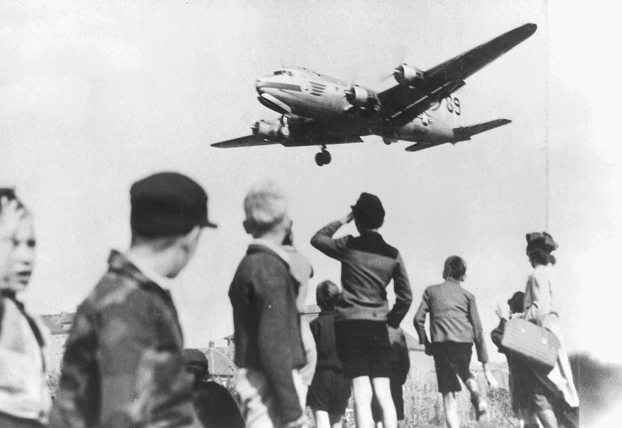 Luftbr cke Und Berlin Blockade 1948 Rosinenbomber Bringen Rettung