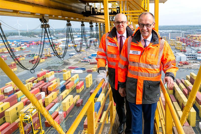 Merz: Bremerhaven indispensable for global trade