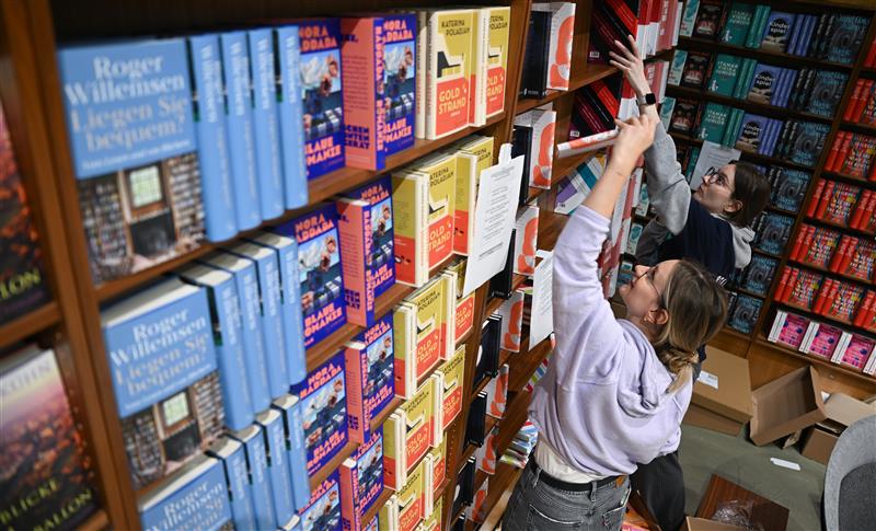 Frankfurt Book Fair opens thumbnail