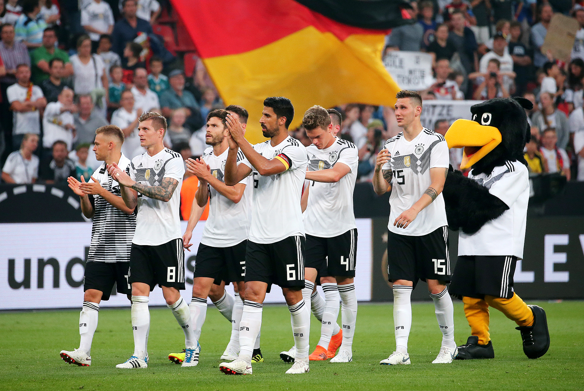 Футбол германия время. Сборная Германии по футболу. Германия футбол сборная. Германия футбол команда. Футболисты сборной Германии.