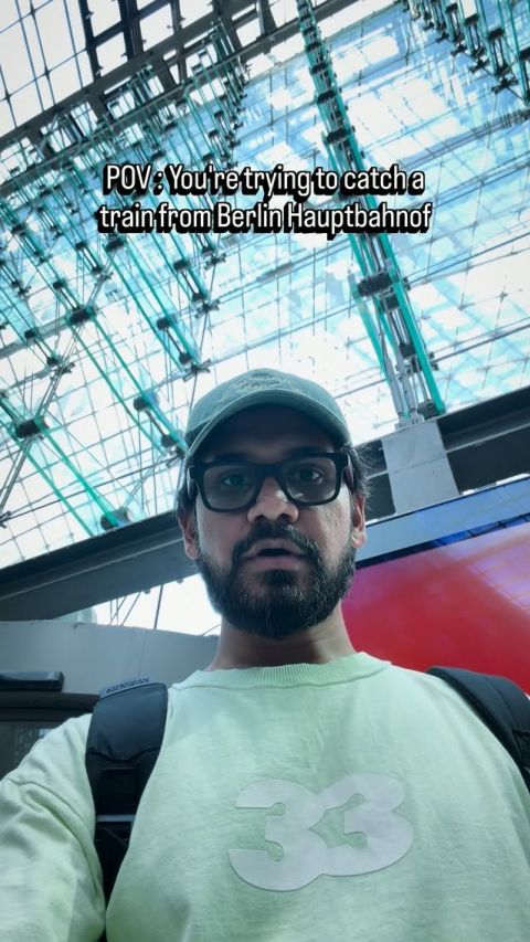 screenshot pov: you are trying to catch a train from Berlin Hauptbahnhof