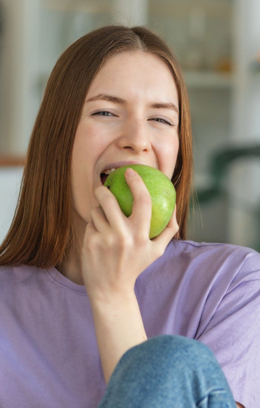 „In den sauren Apfel beißen“ 