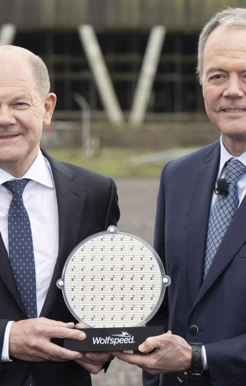 Neue Chipfabrik: Bundeskanzler Scholz mit Wolfspeed-Chef Lowe 
