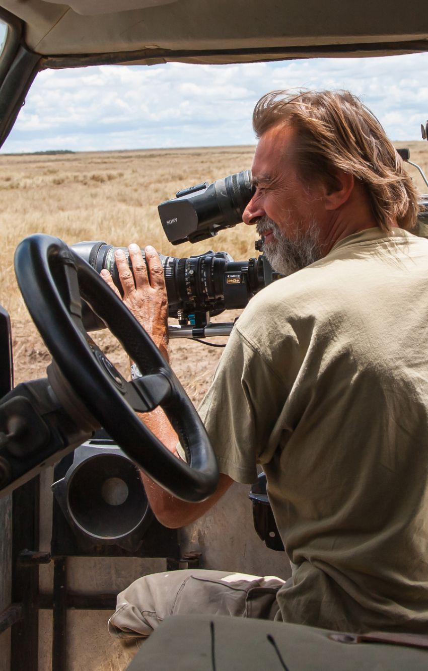 Reinhard Radke bei Dreharbeiten im Serengeti Nationalpark 2007 
