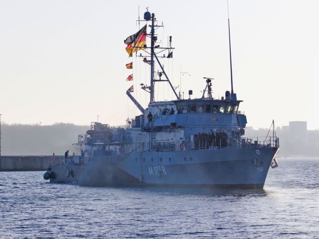 Das Minenjagdboot „Fulda“ verlässt den Marinestützpunkt Kiel-Wik