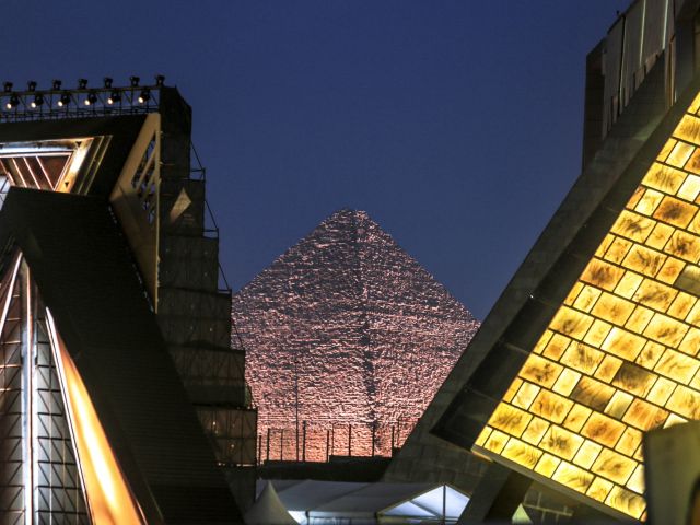Im November 2025 eröffnete das Grand Egyptian Museum.