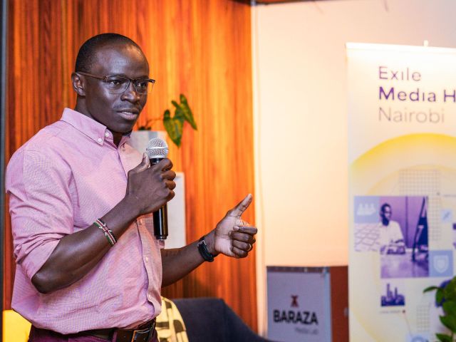 Das Exile Media Hub in Nairobi unterstützt Journalistinnen und Journalisten im Exil. 