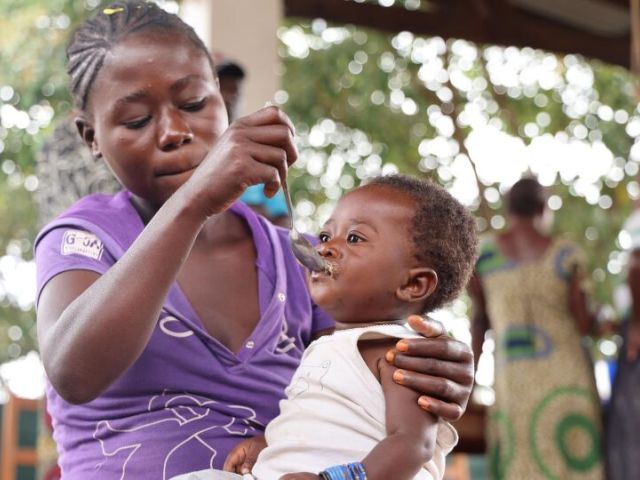Die UNICEF unterstützt unter anderem Mütter von Kleinkindern in Sudan. 
