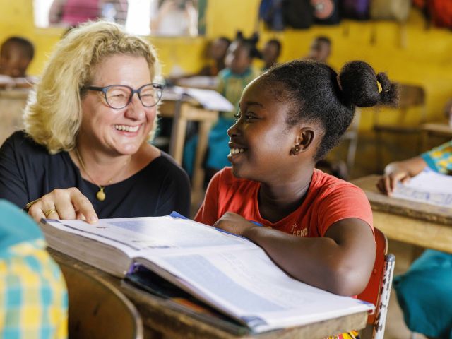 Heil und Schulze erklären in Ghana Pläne für gesteuerte Arbeitsmigration