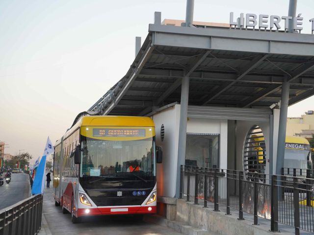 Die erste Elektrobusflotte Afrikas gibt es seit Sommer 2024 in Senegals Hauptstadt Dakar. 