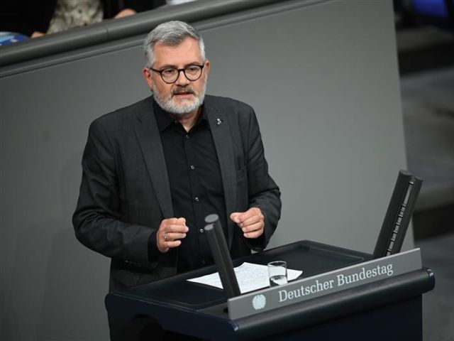 Dietmar Nietan sitzt der deutschen Jury vor.