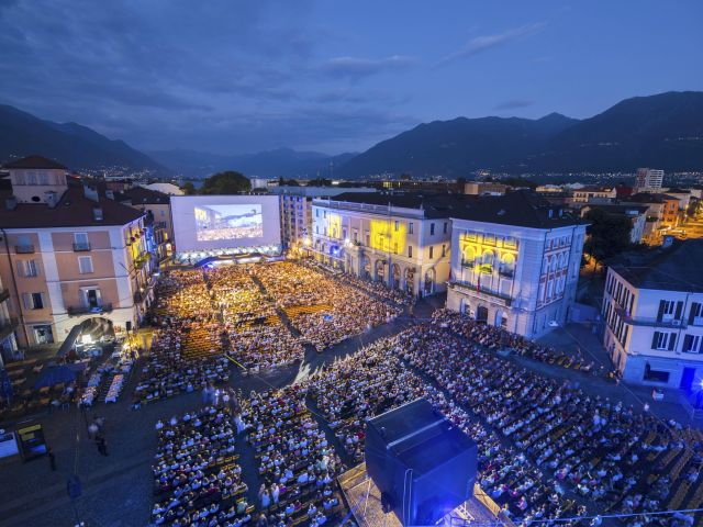 Blick auf die Piazza Grande beim Filmfestival Locarno.