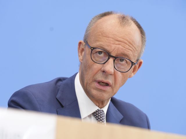 Bundeskanzler Friedrich Merz in der Sommerpressekonferenz. 