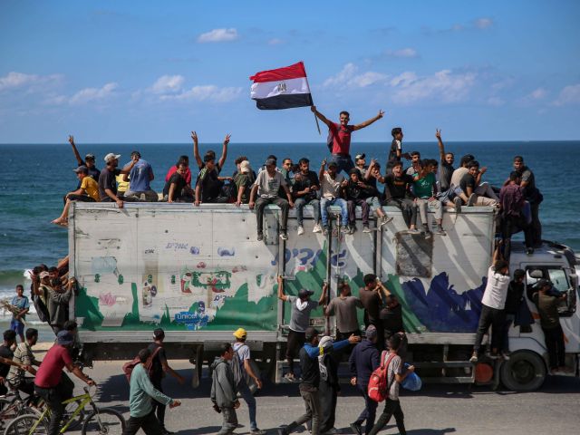 Binnenvertriebene im Gaza-Streifen kehren an ihre Heimatorte zurück. 