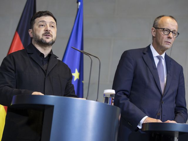 Selenskyj und Merz bei einer Pressekonferenz im Bundeskanzleramt
