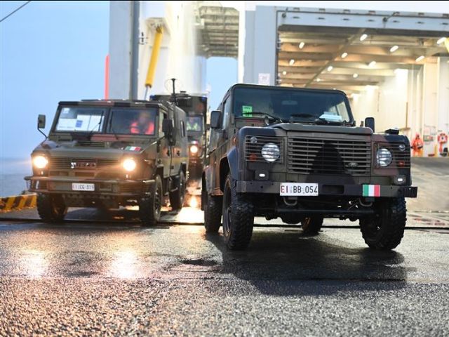 Italienische Kampfverbände kommen zur Nato-Übung „Steadfast Dart 26“ in Deutschland an.