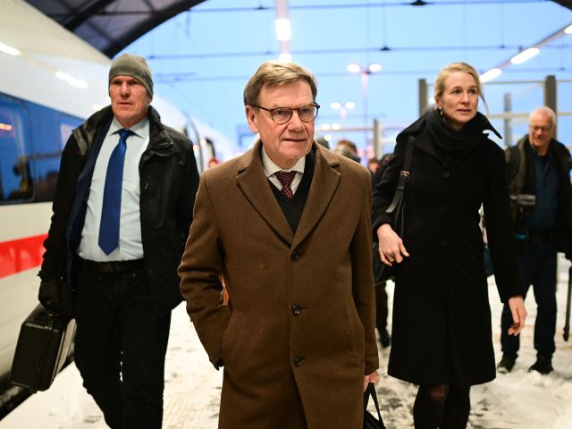 Bundesaußenminister Johann Wadephul besucht Lettland und Schweden.