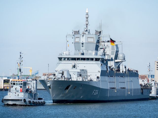 Die Fregatte „Sachsen-Anhalt“ an ihrem Marinestützpunkt