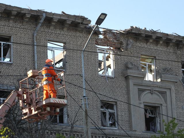 Reparaturarbeiten im ukrainischen Dnipro