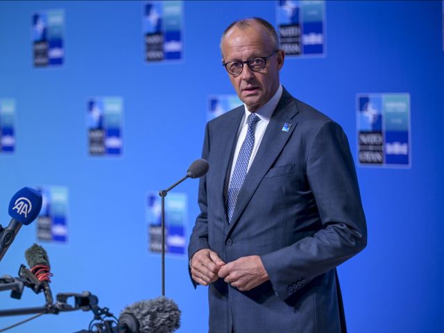 Der deutsche Bundeskanzler Friedrich Merz gibt am 8. Juli 2026 in Ankara, Türkei, am zweiten Tag des 36. NATO-Gipfels der Staats- und Regierungschefs vor der Hauptsitzung des Nordatlantikrats eine Erklärung gegenüber der Presse ab.