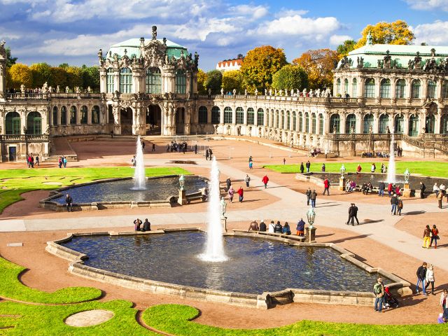 Im Dresdner Zwinger kann man alte Meister bewundern.