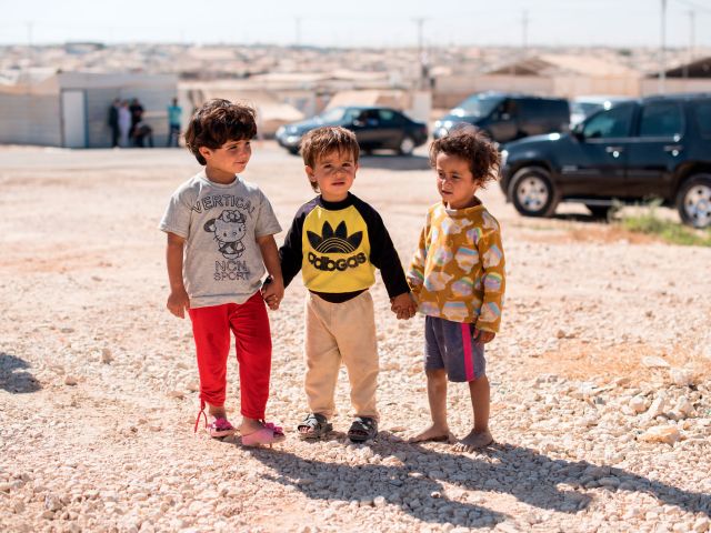 Kinder in einem Flüchtlingslager