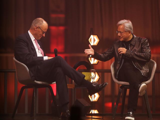 Bundeskanzler Friedrich Merz (l.) und Nvidia-Chef Jensen Huang