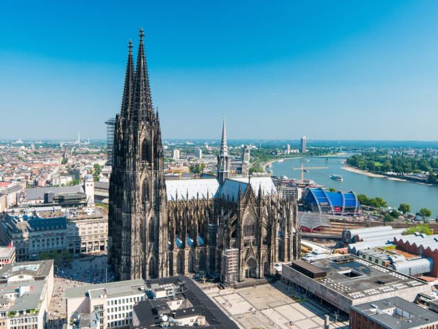 Der Kölner Dom ist die höchste gotische Kathedrale der Welt.