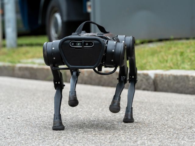 Ein laufender Roboter