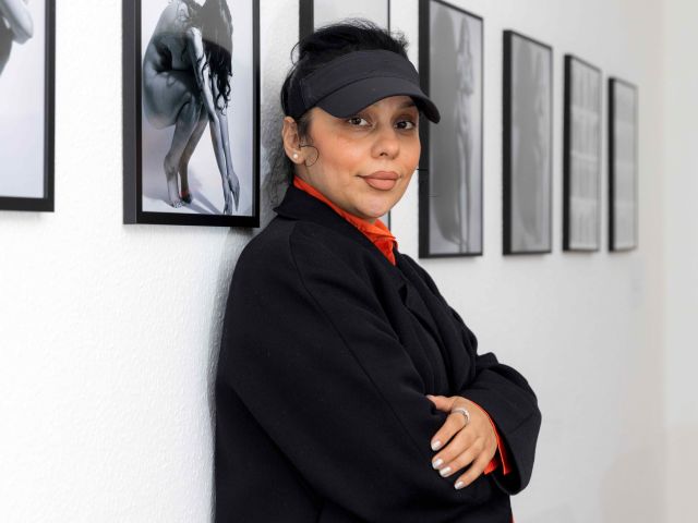 Die Fotografin Sareh Oyvesi ist aus Iran geflohen. 