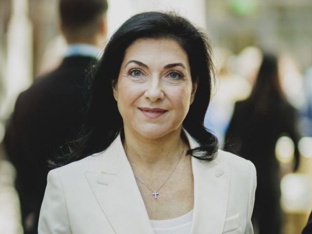 Portraitfoto Katharina Reiche