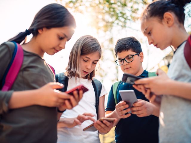 Strengere Smartphone-Regeln an Schulen 
