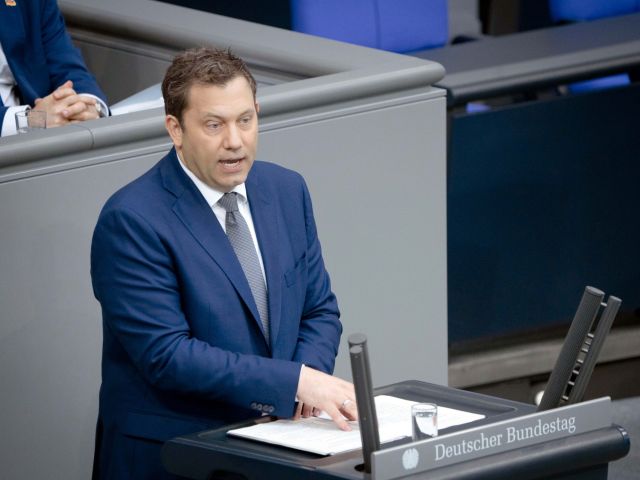Klingbeil plant hohe Investitionen in Deutschlands Zukunft  