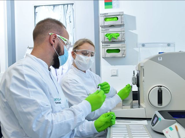 Arbeit im Labor 3 von Biontech in Mainz 